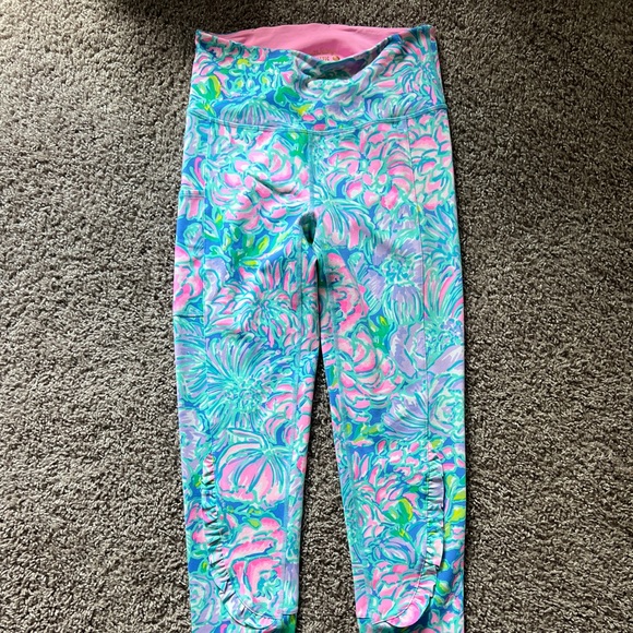 NWOT Lilly Pulitzer Luxletic Sports Bra and Legging Set w/ Ruffle detail - Picture 8 of 9